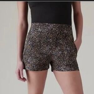 NWT Athleta Trekkie North Short,WOMENS 22 - Black and Brown Pattern